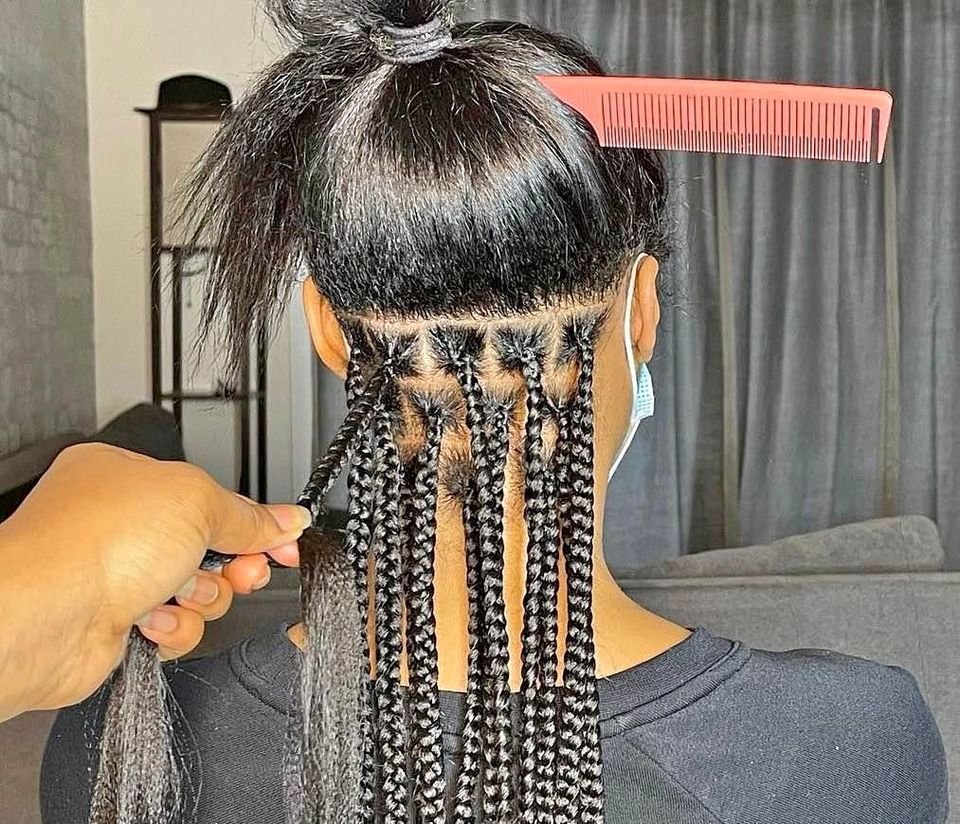Pre-Stretched vs. Regular: Which Braiding Hair is Best for You? – Forever  Braids